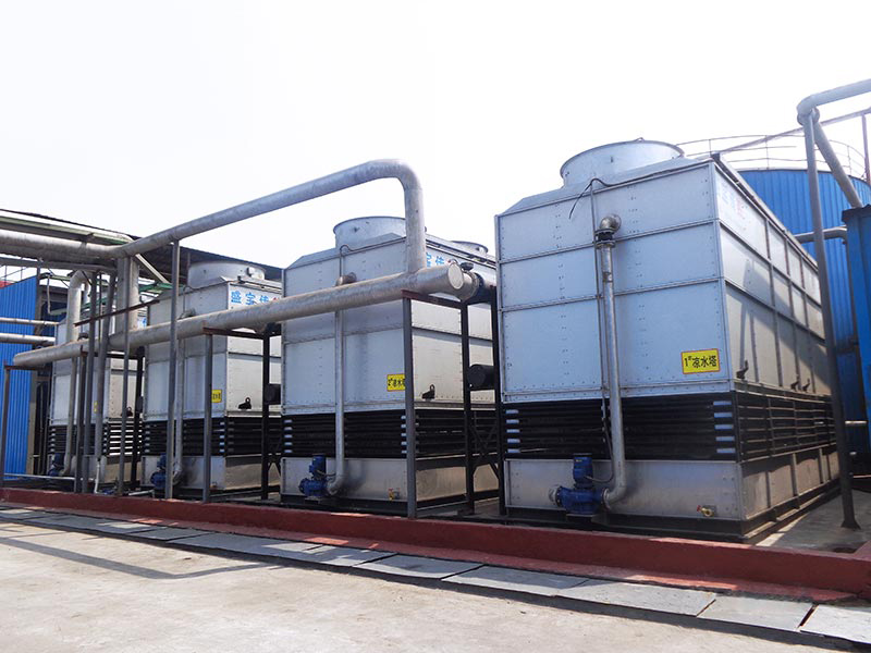 Closed cooling tower for intermediate frequency furnace