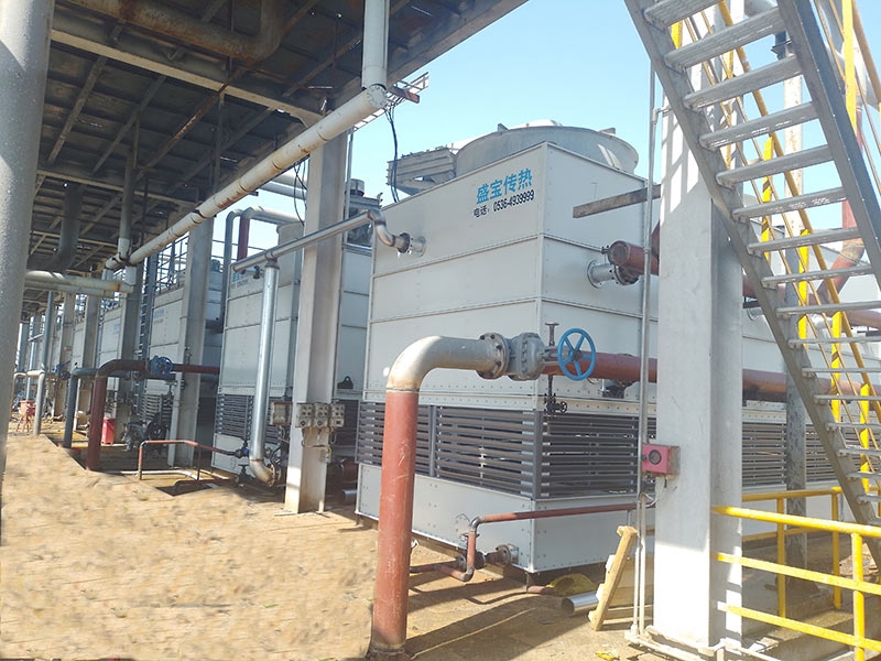 Closed cooling tower