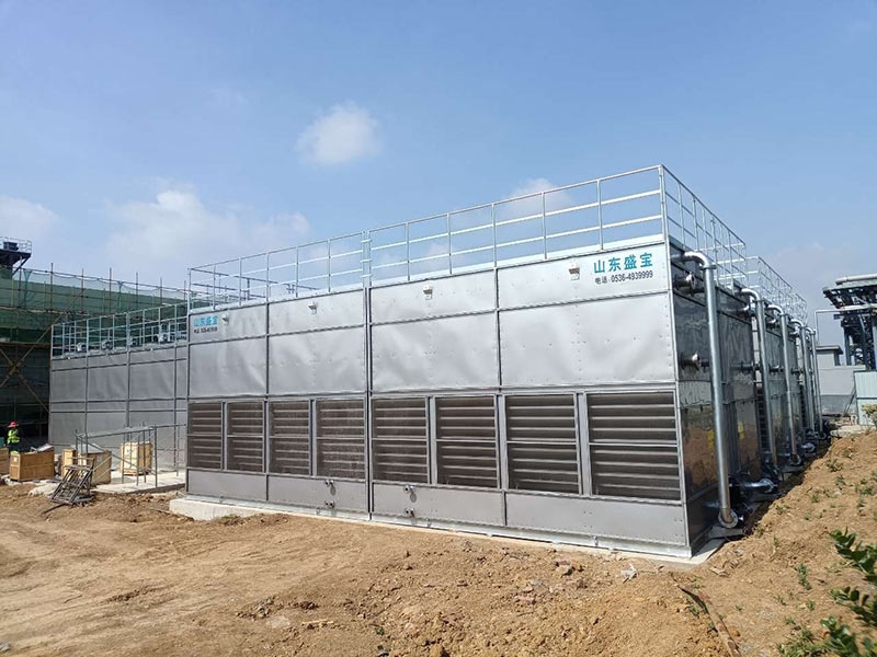 Closed cooling tower for circulating cooling water